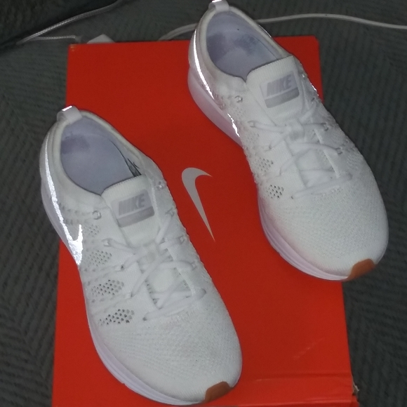 flyknit trainer white gum